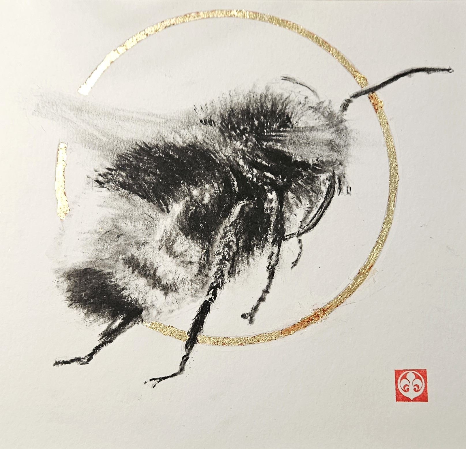 Hummel im Goldkreis